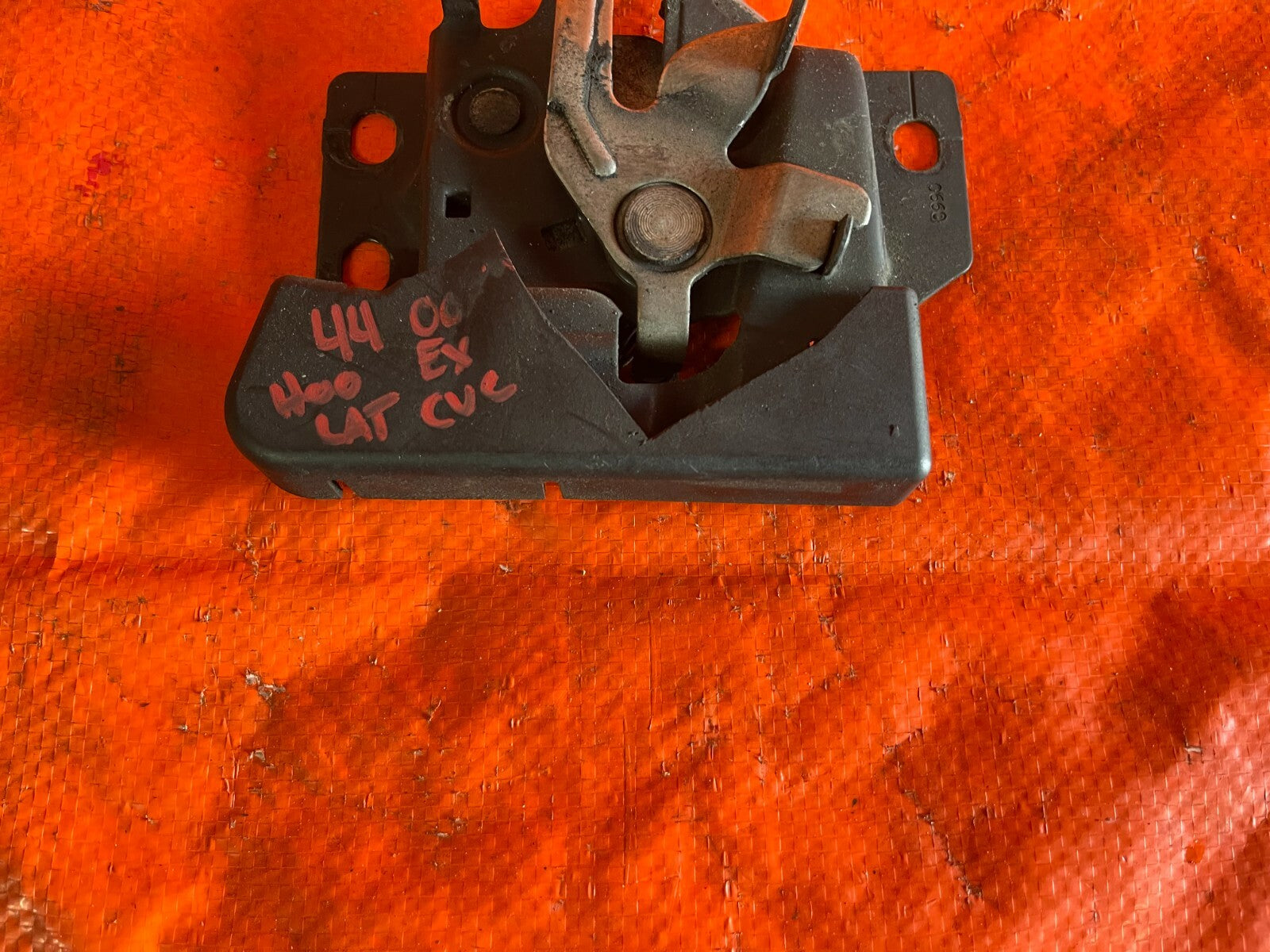 96 00 HONDA CIVIC HOOD LATCH LOCKING MECHANISM   OEM OE FACTORY 74120 S01 A04   1
