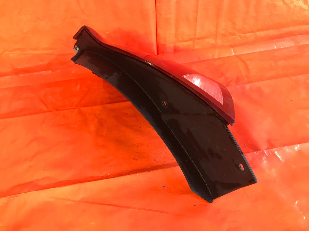 OEM 2003 2004 03 04 SATURN ION 4 DOOR SEDAN PASSENGER RIGHT TAIL LIGHT LAMP5