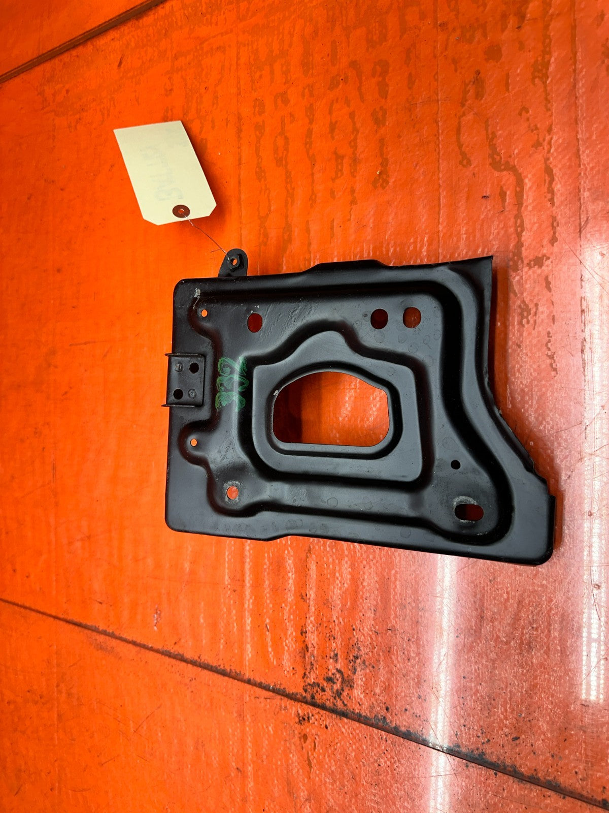 92 96 HONDA PRELUDE 2.2L METAL BATTERY TRAY MOUNT OEM #3325