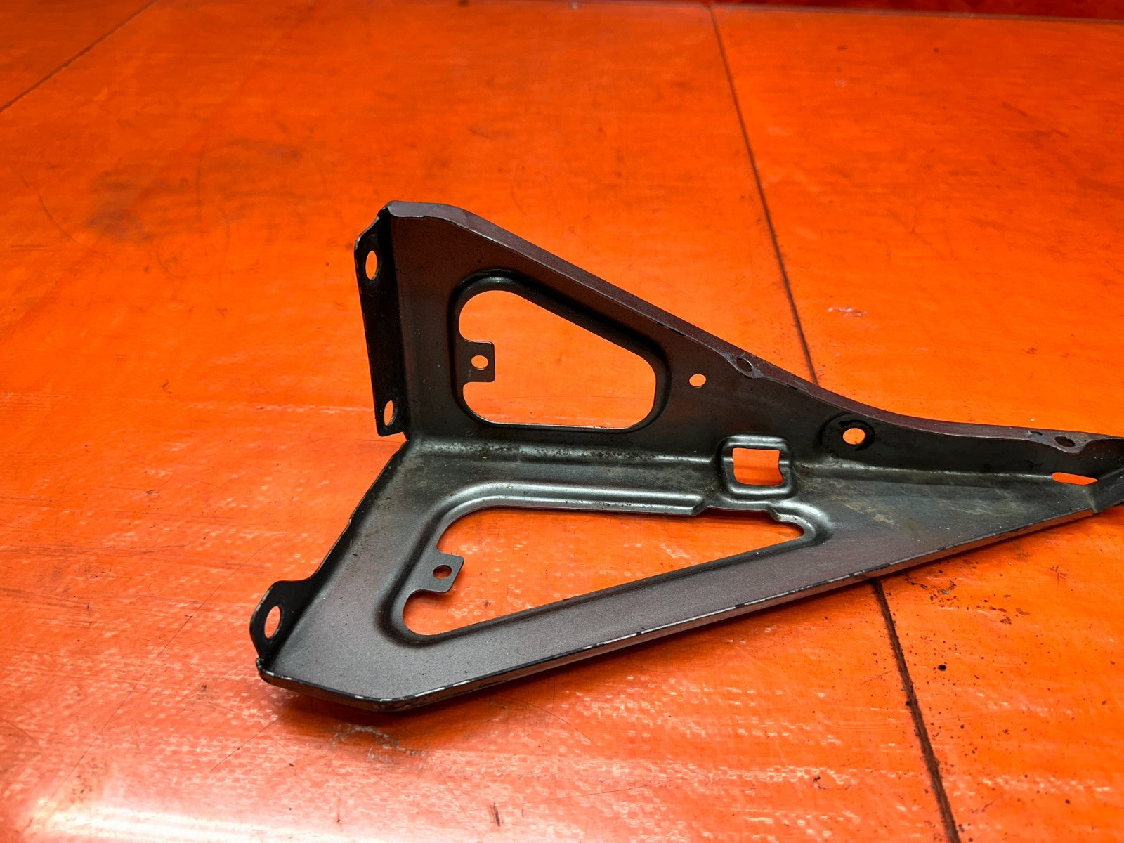 2000 2009 HONDA S2000 LEFT FRONT FENDER BRACKET SUPPORT STAY MOUNT LH OEM #S2K3
