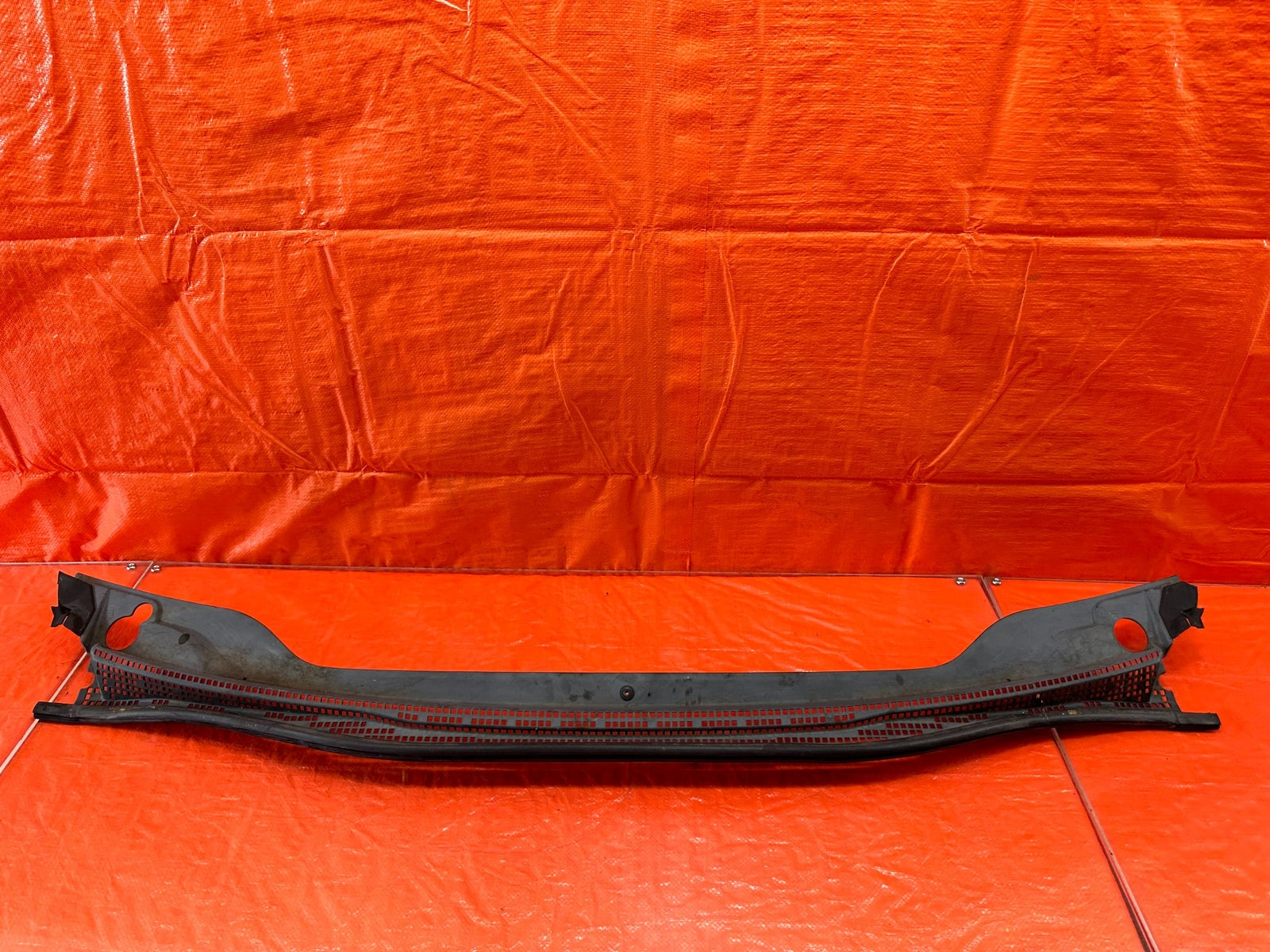 95 98 HONDA ODYSSEY   WINDSHIELD WIPER COWL TRIM PLASTIC   OEM FACTORY #1934