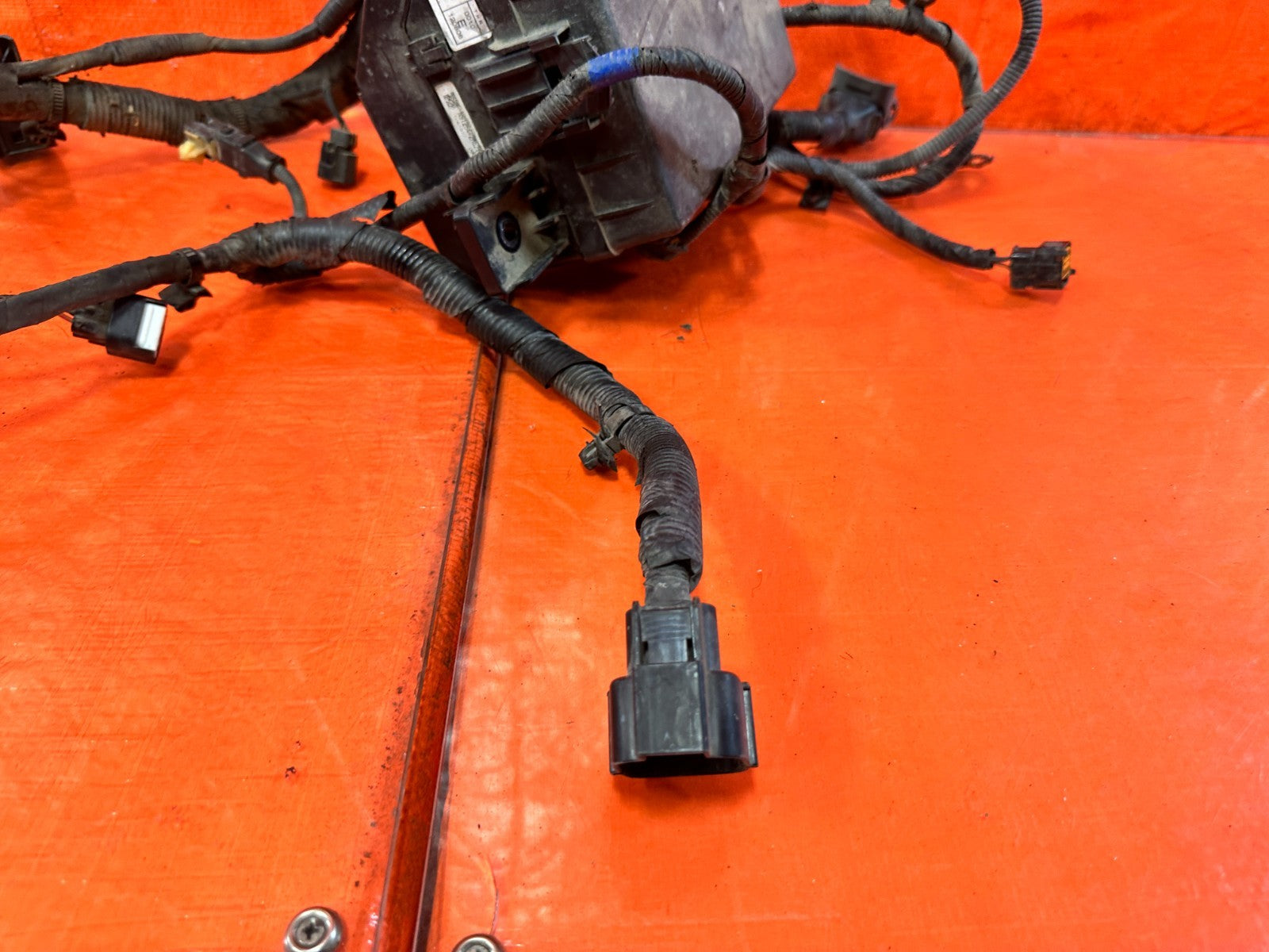 2013 13  HYUNDAI GENESIS COUPE TRACK ENGINE BAY UNDER THE HOOD HARNESS FUSE BOX3