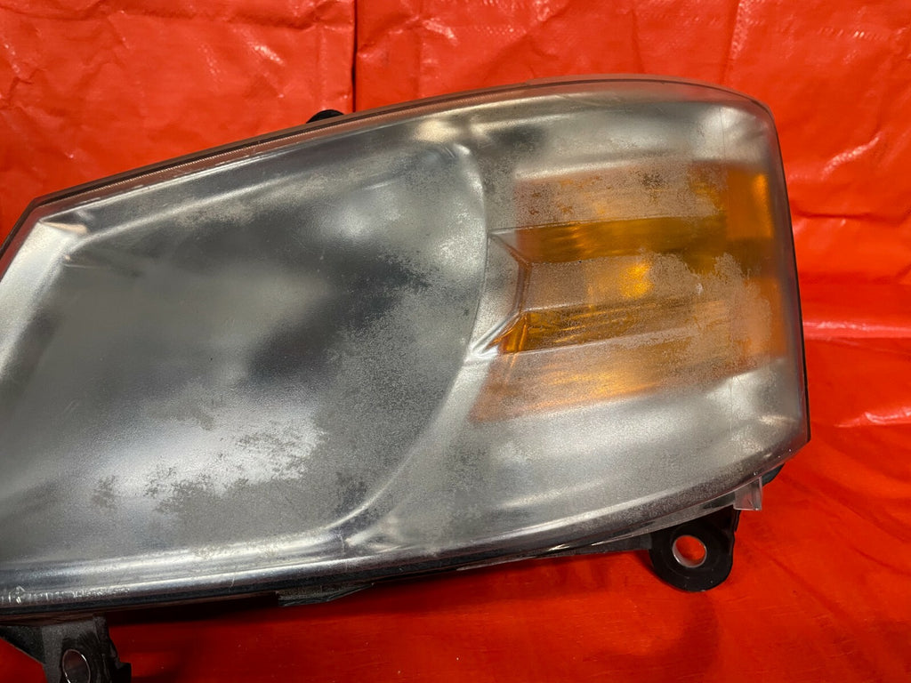 08 10 DODGE GRAND CARAVAN   SE & SXT   DRIVER LEFT HEADLIGHT HEADLAMP OEM OE3