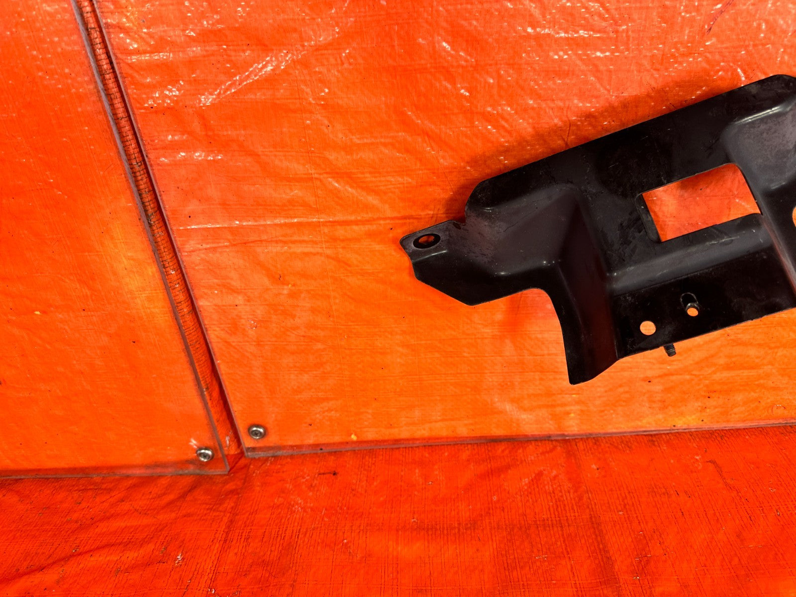 14 23 INFINITI Q50   CENTER RADIATOR SUPPORT BRACKET   OEM #3141