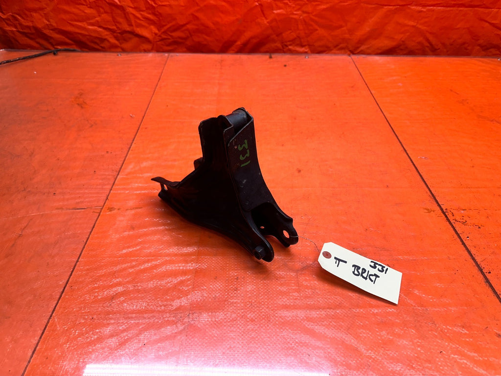 94 01 ACURA INTEGRA MANUAL REAR TRANSMISSION MOUNT T BRACKET OEM #3314