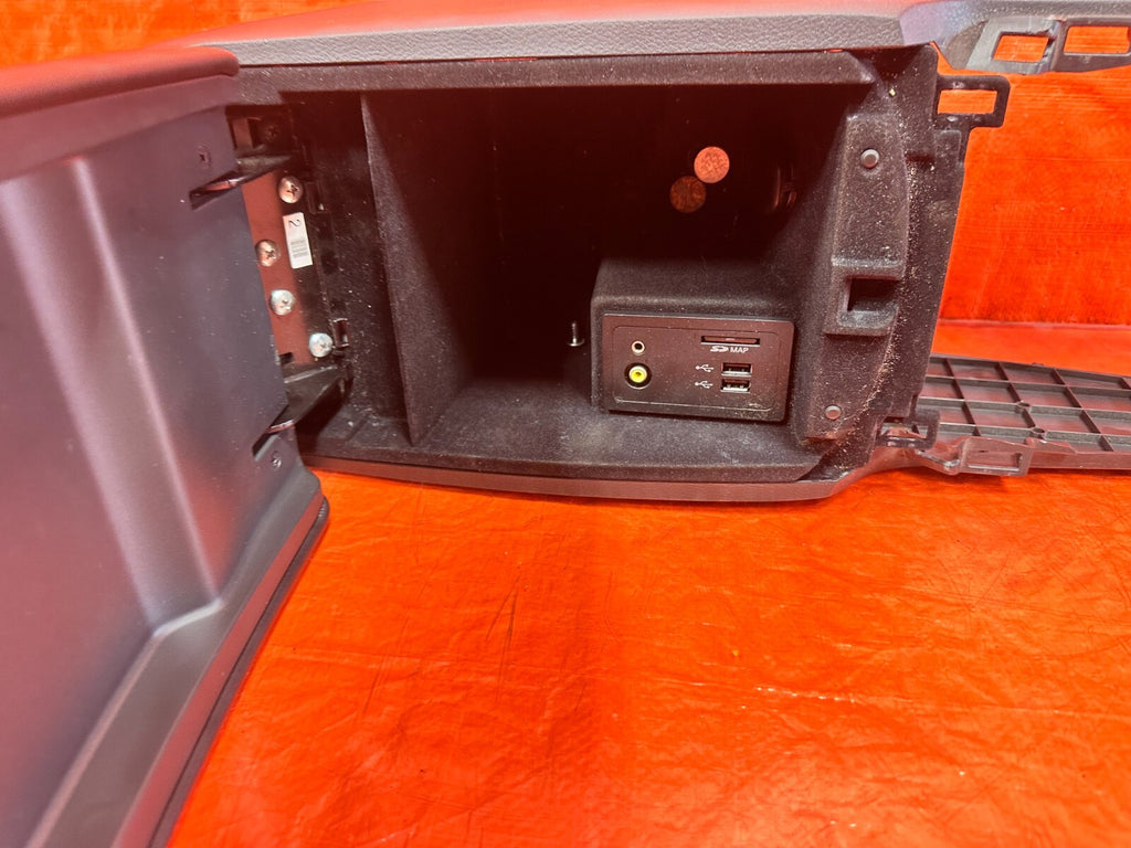 16 20 INFINITI Q50 / 17 20 Q60   ARM REST CENTER CONSOLE   OEM FACTORY OE #2895