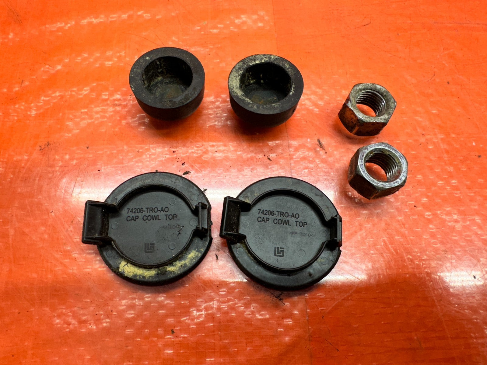 13 15 HONDA CIVIC SI 4D FRONT WINDSHIELD WIPER ARM NUTS CAPS HARDWARE OEM 3345