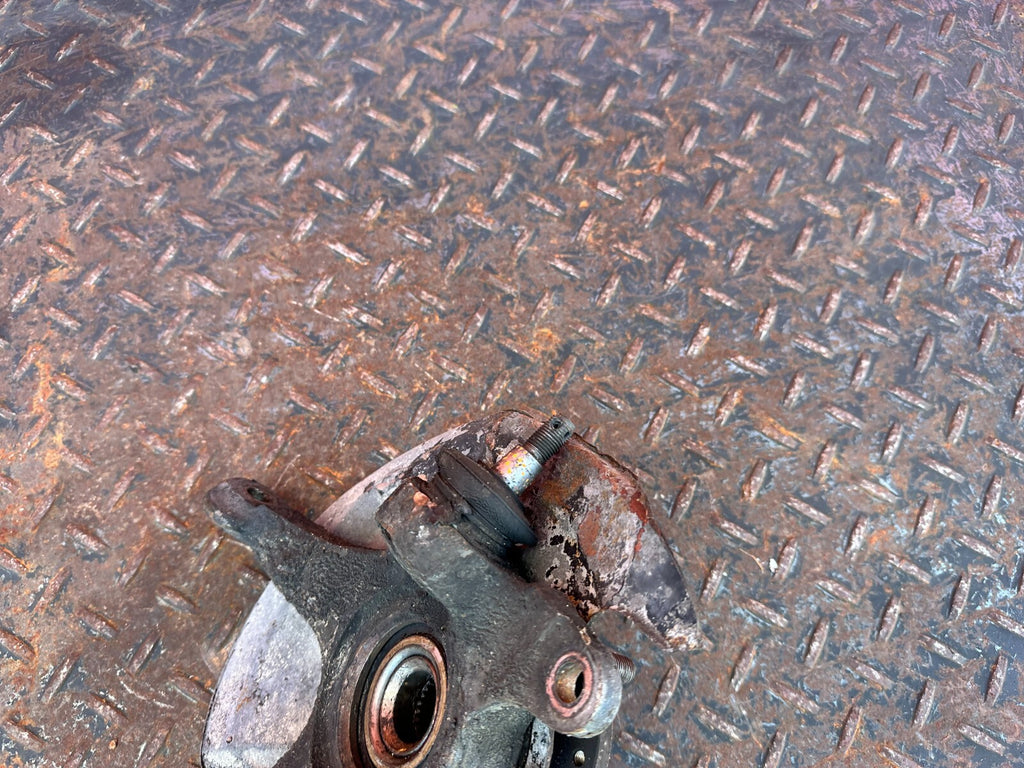 88 89 HONDA CRX   PASSENGER RIGHT FRONT SPINDLE KNUCKLE HUB   OEM FACTORY #2776