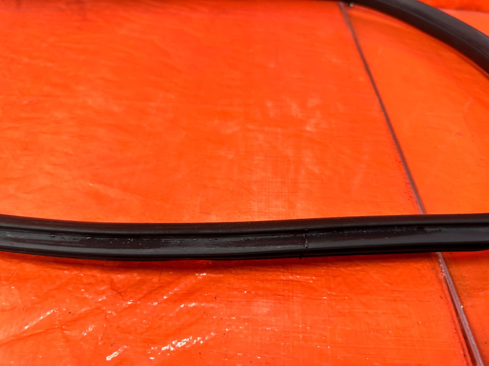 04 08 ACURA TSX   RIGHT REAR   DOOR TO CHASSIS WEATHER STRIP OPEN TRIM OEM #2756