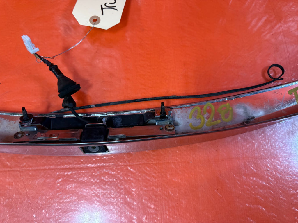 08 13 INFINITI G37 COUPE 2D   TRUNK MOUNTED CHROME TRIM W/ BACK UP CAMERA   3289