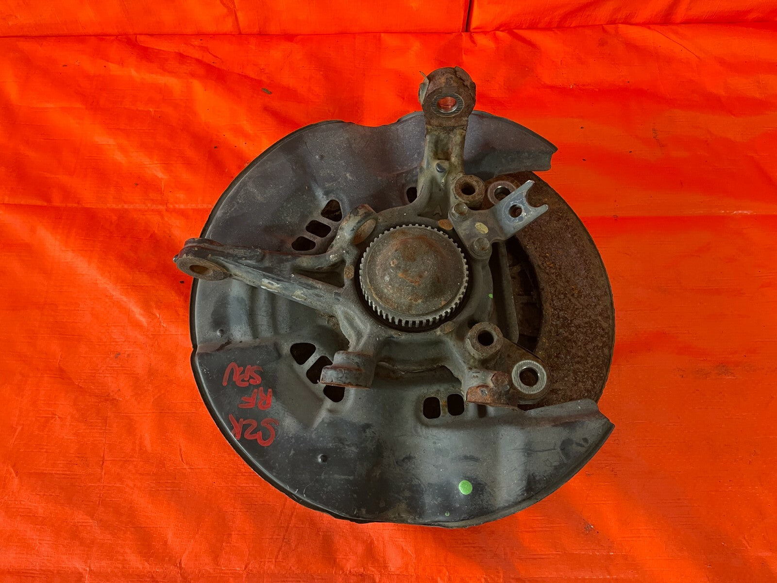 00 09 HONDA S2000 AP1 AP2   PASSENGER RIGHT FRONT SPINDLE KNUCKLE HUB   OEM OE3