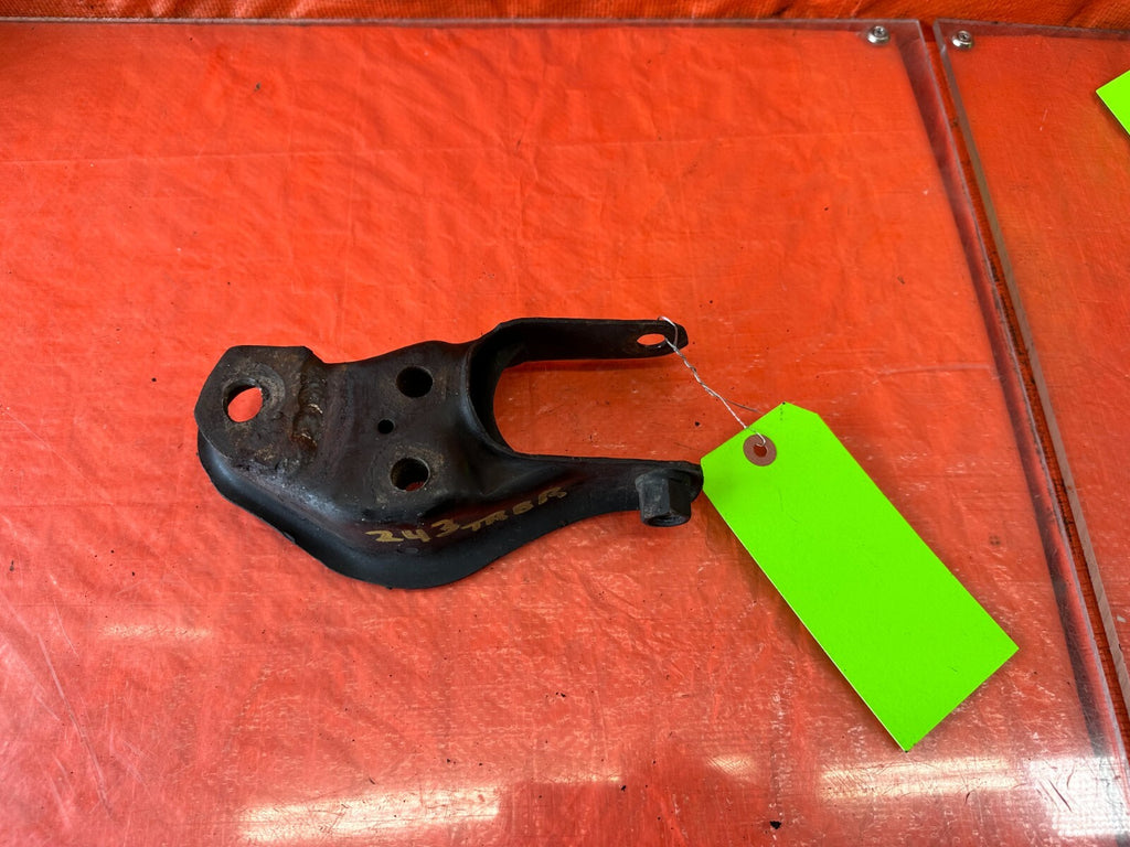 88 91 HONDA CRX   REAR 5 SPEED MANUAL TRANSMISSION BRACKET   OEM FACTORY #2434