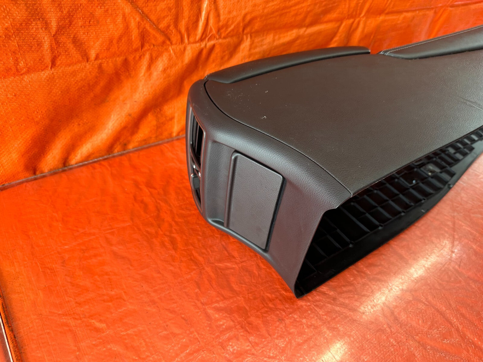 16 20 INFINITI Q50 / 17 20 Q60   ARM REST CENTER CONSOLE   OEM FACTORY OE #24216