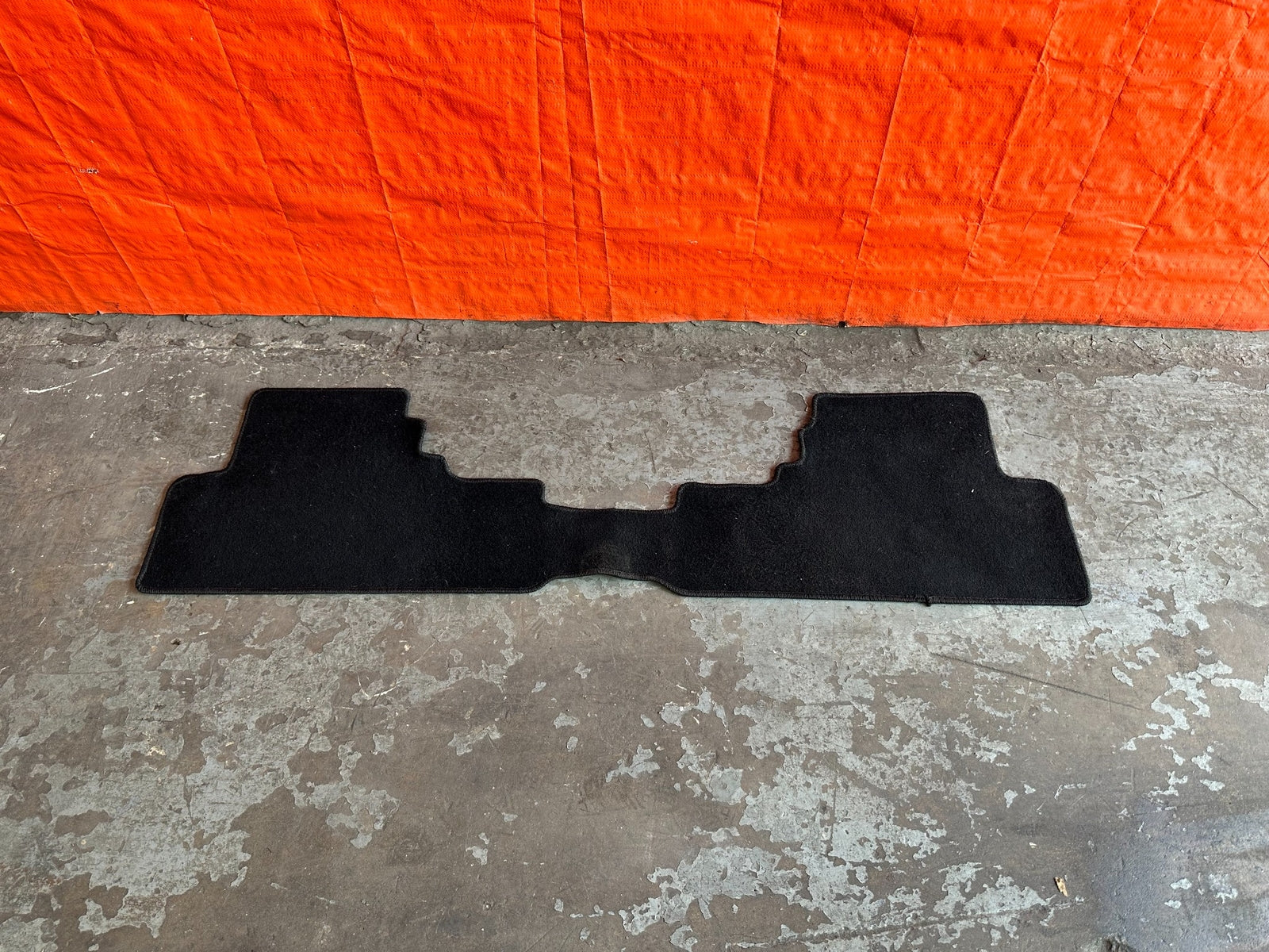 08 15 INFINITI G37 & Q60    2D COUPE   REAR FLOOR MAT   BLACK   OEM #1880