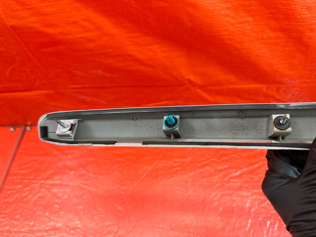 15 21 SUBARU WRX & STI   REAR TRUNK LICENSE PLATE LIGHT TRIM GARNISH   OEM #18014