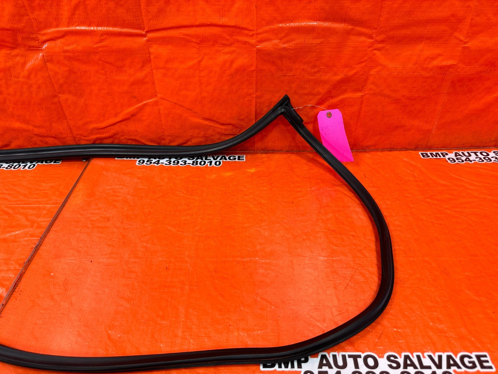 02 05 HONDA CIVIC SI EP3 HATCH   RIGHT   DOOR WEATHER STRIP TRIM SEAL GASKET 2584