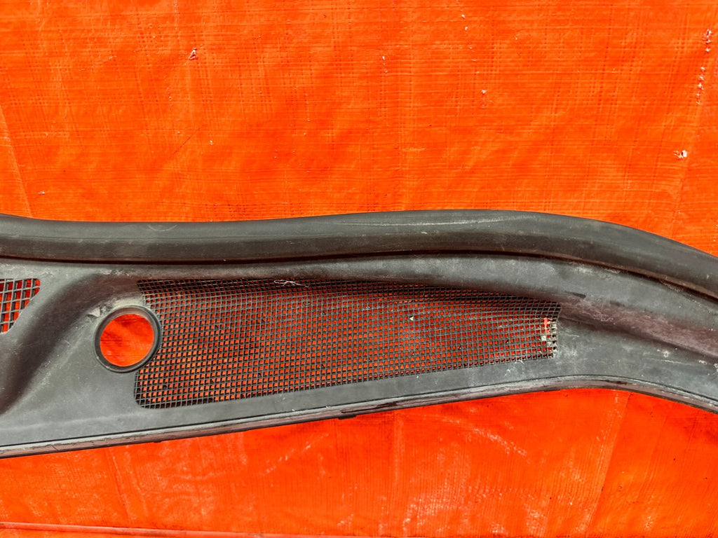 02 10 LEXUS SC430   WINDSHIELD WIPER COWL TRIM PLASTIC   OEM FACTORY #2884