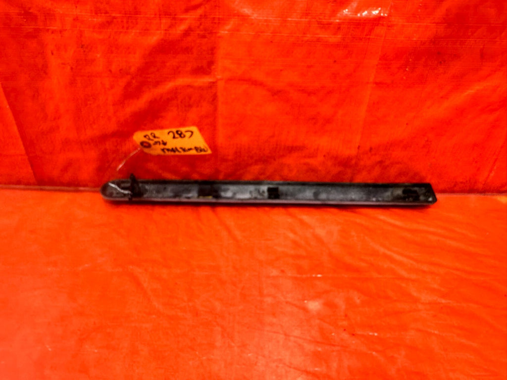 96 00 HONDA CIVIC   HATCHBACK   RIGHT REAR QUARTER PANEL MOLDING OEM 2874