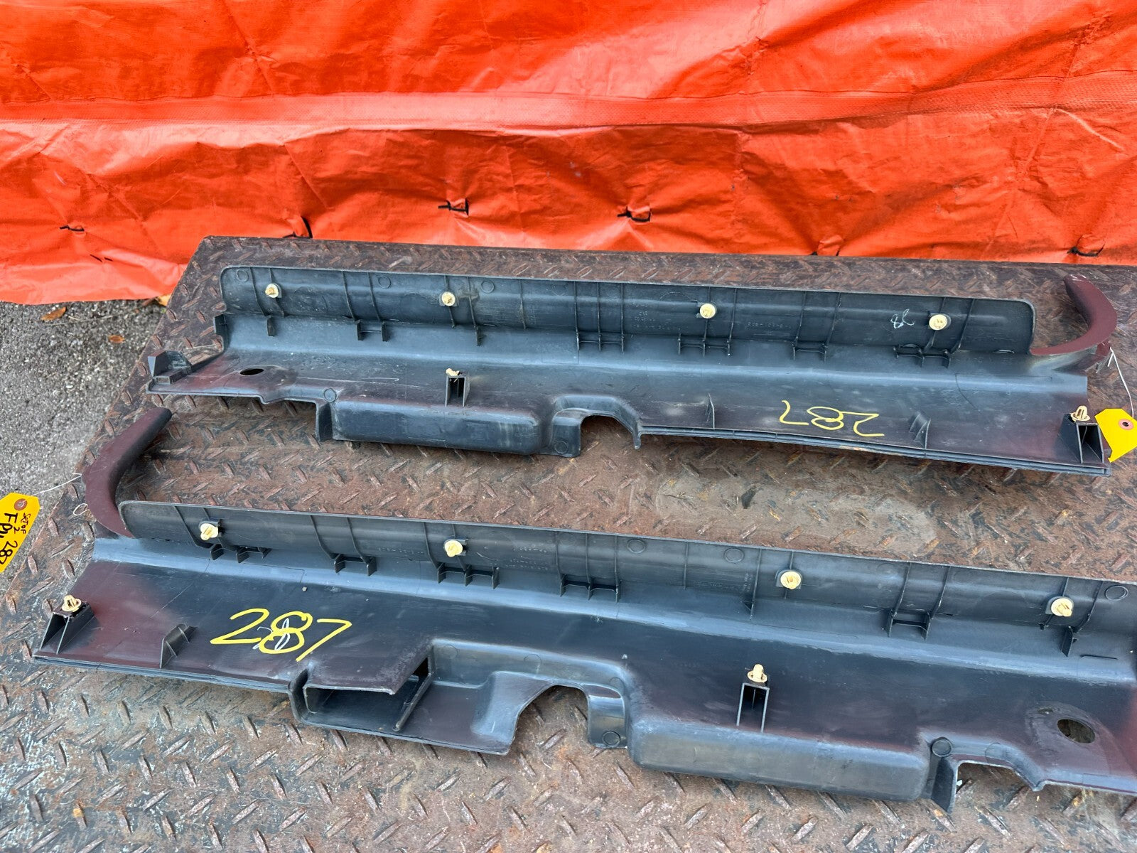 96 00 HONDA CIVIC   HATCHBACK   LEFT AND RIGHT FLOOR PILLARS SCUFF PLATE SET 28718
