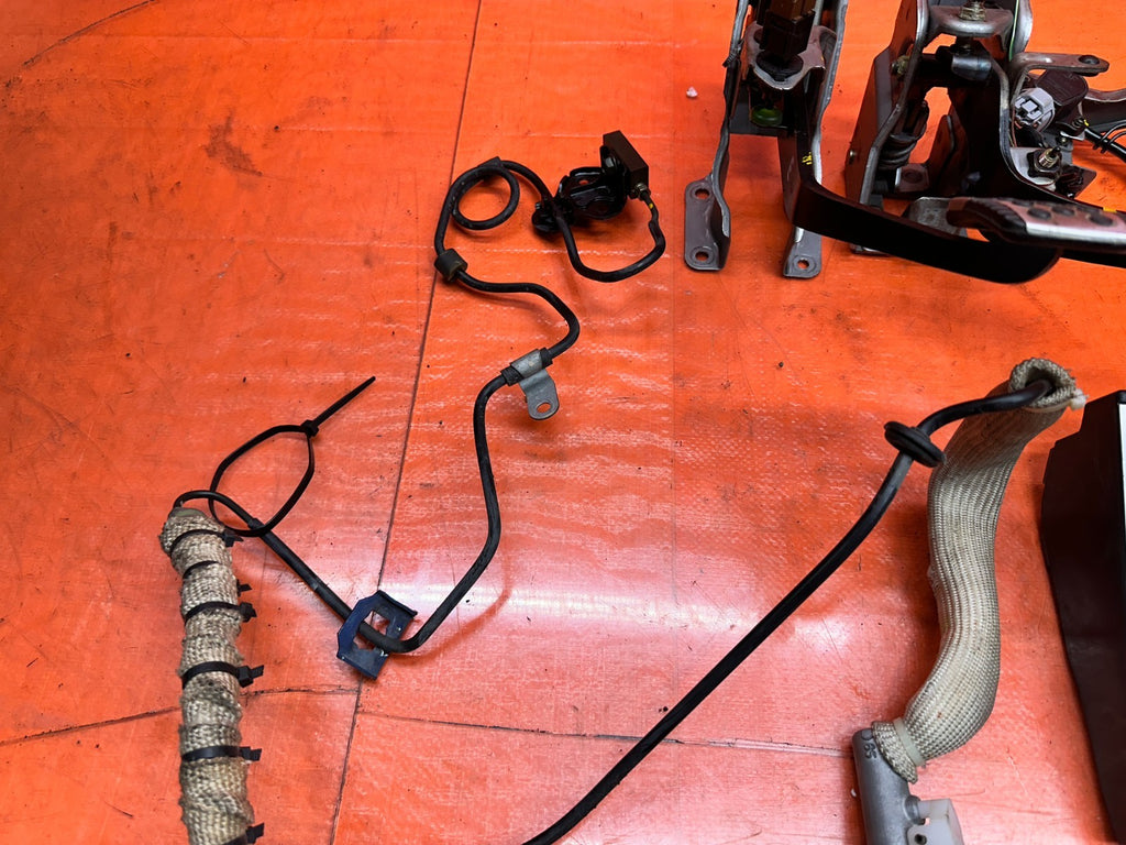03-08 NISSAN 350Z 3.5L 6 SPEED MANUAL CLUTCH BRAKE PEDALS SLAVE MASTER OEM #3466