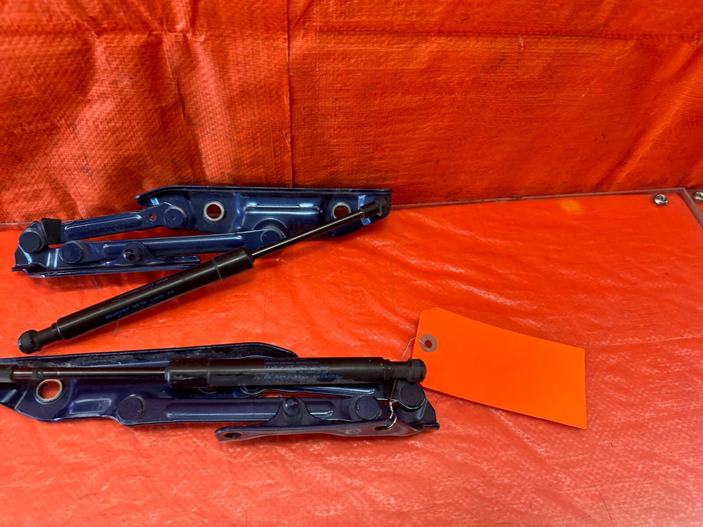 14 20 INFINITI Q50 & Q70   TRUNK HINGES  LEFT AND RIGHT HINGES W/ SHOCKS OEM 2423