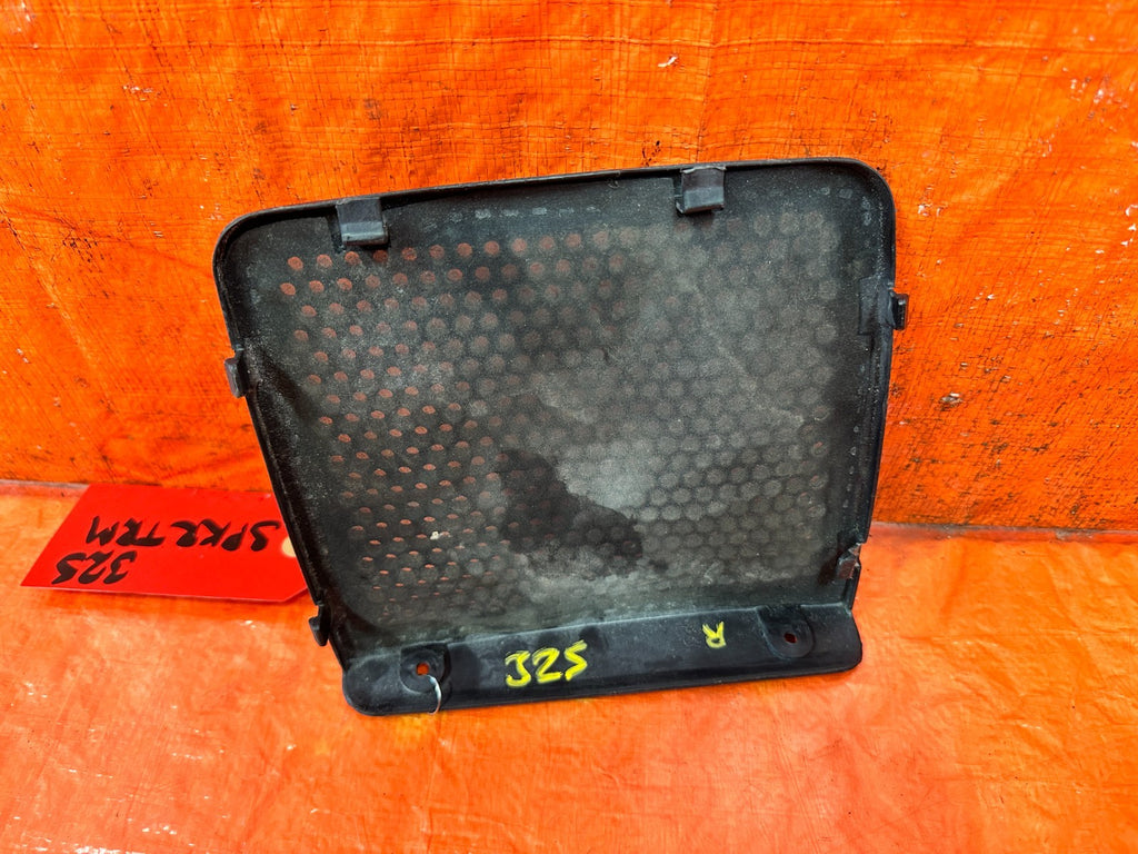 90 91 HONDA CIVIC HATCHBACK   PASSENGER RIGHT DOOR PANEL SPEAKER COVER OEM 3256