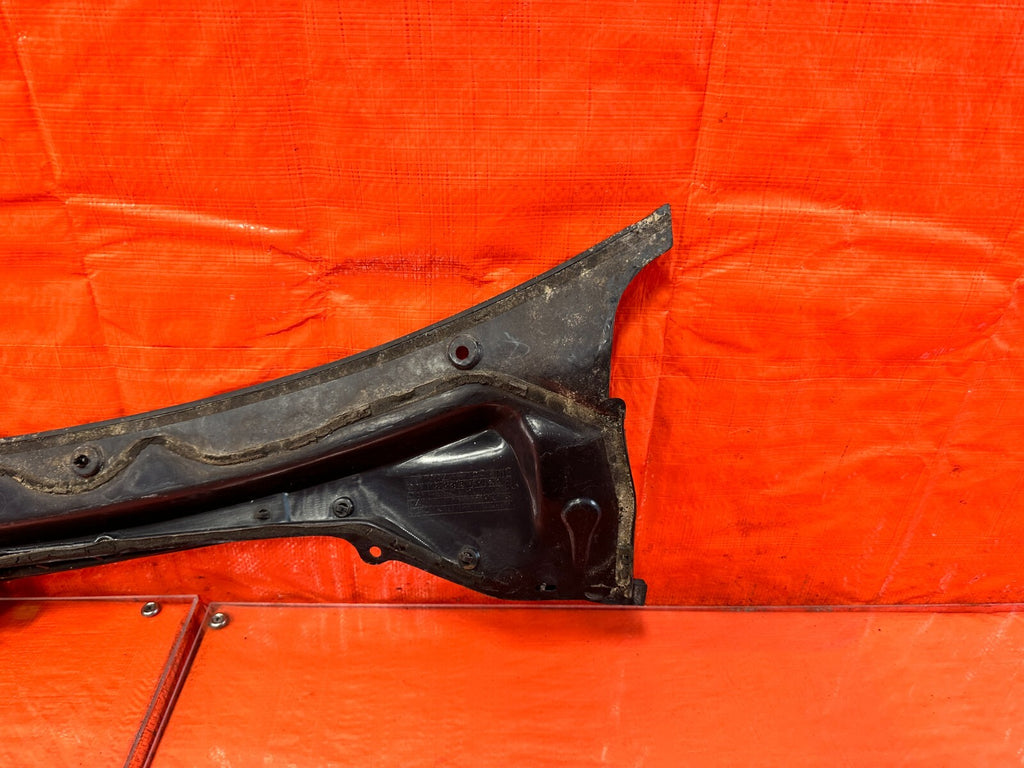 93 97 HONDA DEL SOL  WINDSHIELD WIPER COWL TRIM PLASTIC   OEM FACTORY #2956