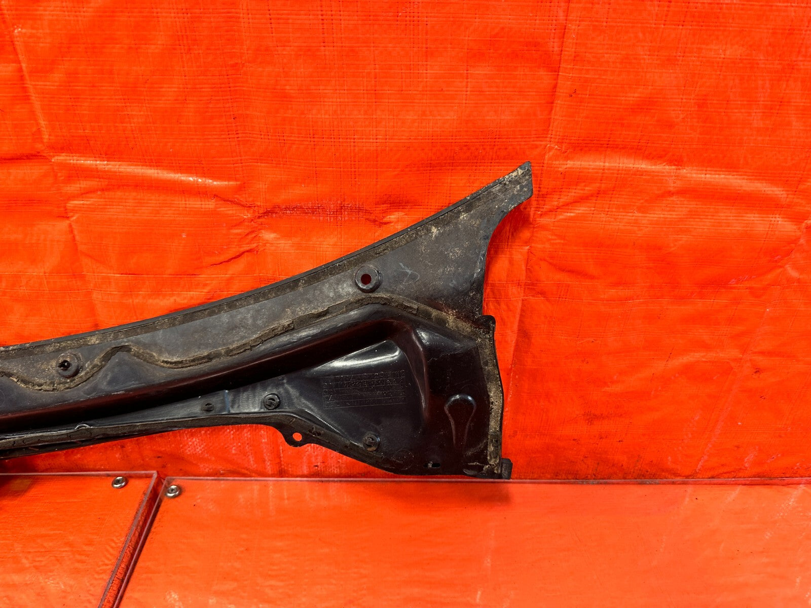 93 97 HONDA DEL SOL  WINDSHIELD WIPER COWL TRIM PLASTIC   OEM FACTORY #2956