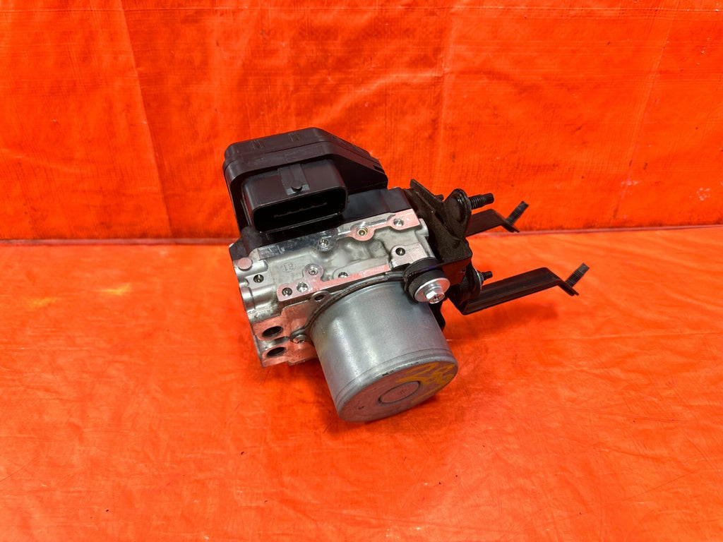2018 18 INFINITI Q60 RED SPORT   ABS PUMP ANTI SKID LOCK ACTUATOR VSA MODULATOR7