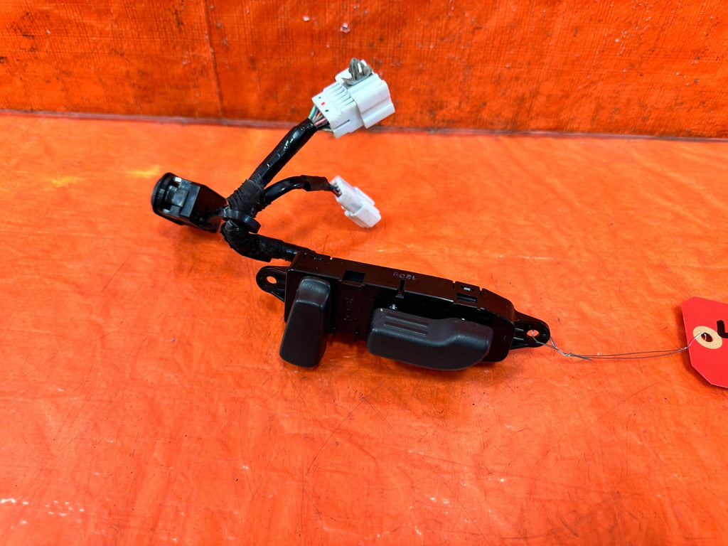 09 15 INFINITI G37 CONVERTIBLE   DRIVER LEFT SEAT SLIDER RECLINER SWITCH OEM 3101