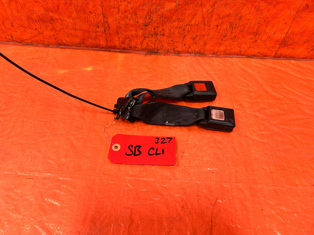 92 95 HONDA CIVIC 2D COUPE LEFT & RIGHT REAR   REAR SEAT BELT BUCKLE CLIP #3270