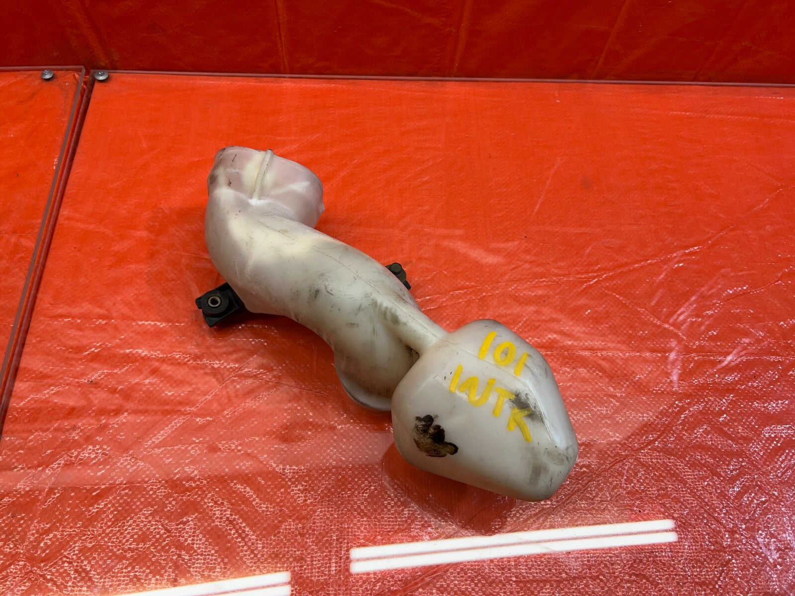 96 01 INTEGRA   GS LS RS GS R   B18B1 B18C1   AIR INTAKE TUBE B OEM FACTORY #1010