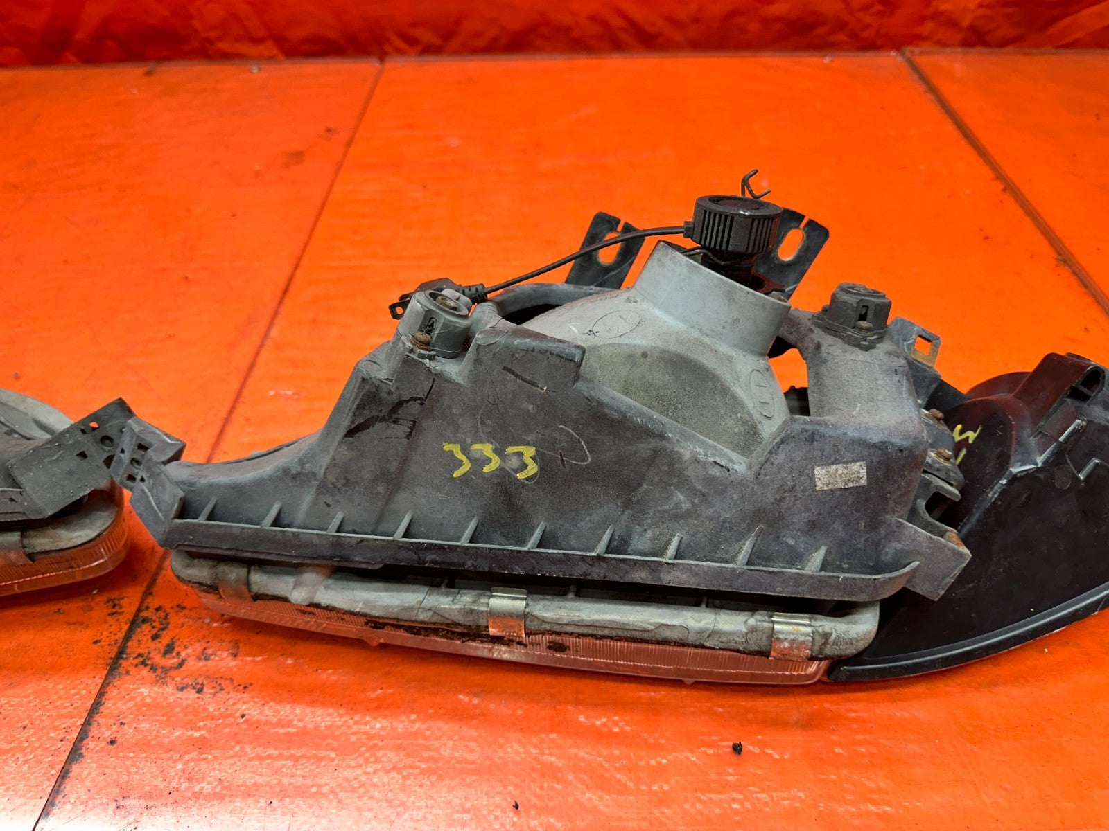 92 95 HONDA CIVIC 2D 3D   HEADLIGHTS LAMPS W/ CORNER LAMPS STANLEY   OEM #33319