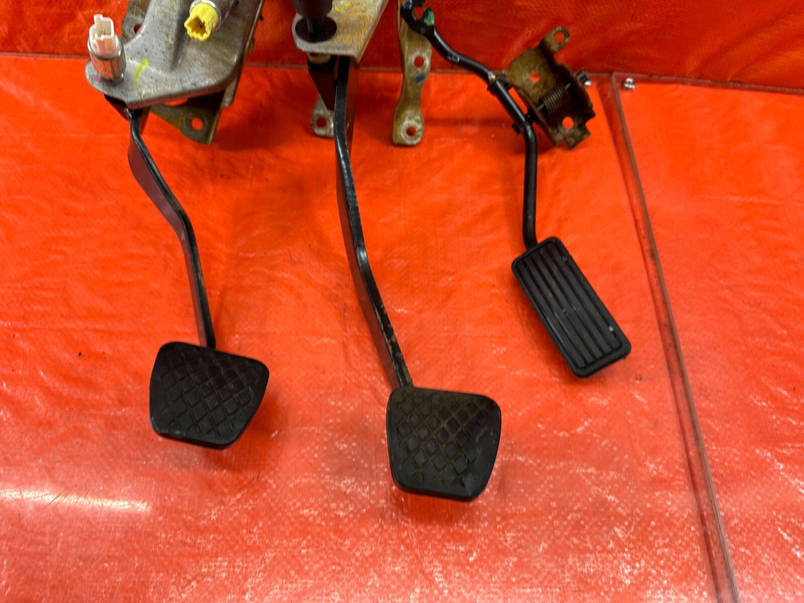 02 05 HONDA CIVIC SI EP3 HATCH   MANUAL PEDALS   GAS BRAKE CLUTCH   OEM #2135