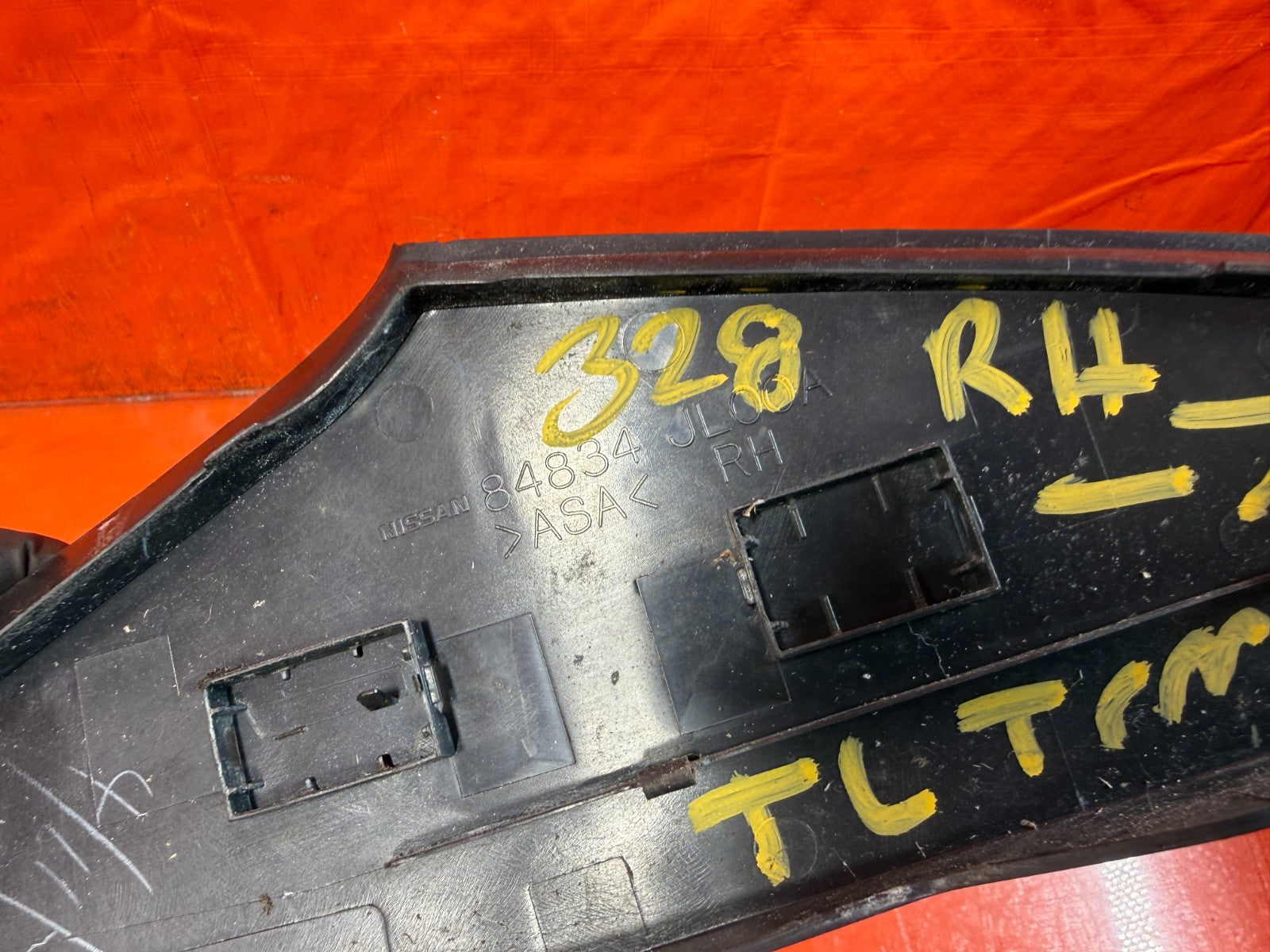 08 15 INFINITI G37 COUPE   INSIDE TRUNK TAIL LIGHT TRIM PLASTIC RIGHT OEM #3289