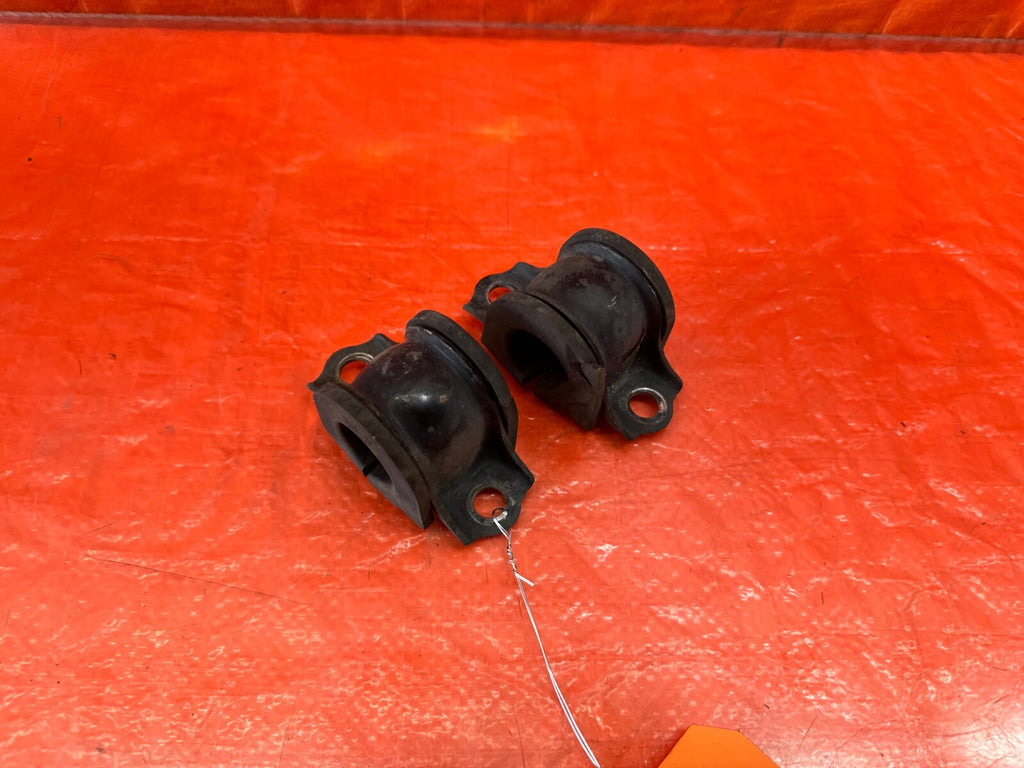 04 07 HONDA S2000   FRONT SWAY STABILIZER BAR BUSHINGS AND BRACKETS   OEM #2242
