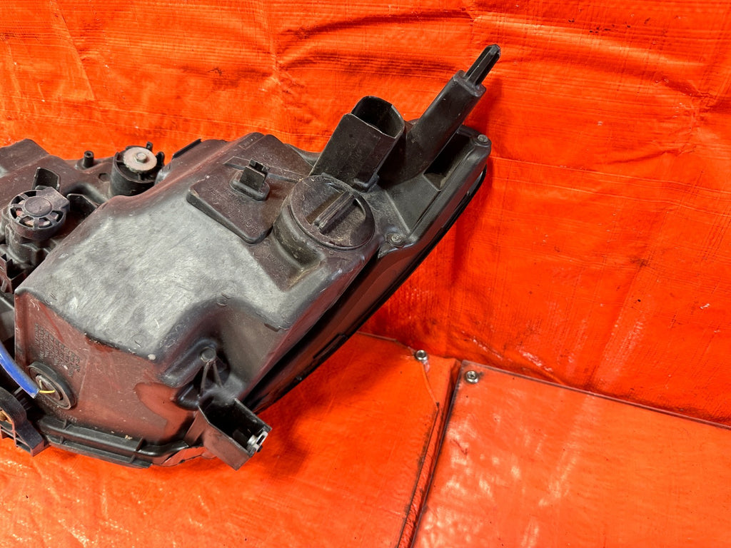 14 17 INFINITI Q50   LEFT AND RIGHT   NON AFS   HEADLIGHTS HEADLAMPS   OEM14