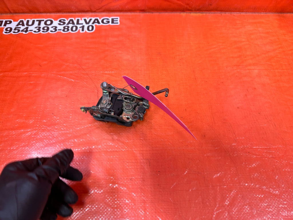 95 97 TOYOTA TACOMA   NON POWER MODEL DRIVER LEFT DOOR LOCK ACTUATOR OEM 2497
