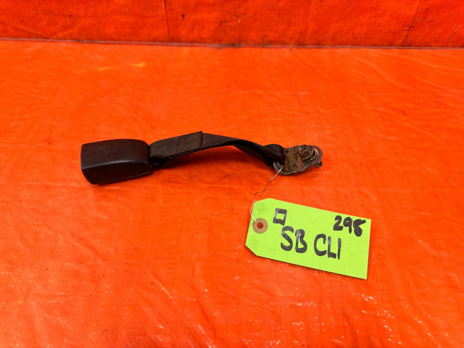 03 07 INFINITI G35 COUPE   LEFT AND RIGHT REAR SEAT BELT CLIP BUCKLES OEM 2984