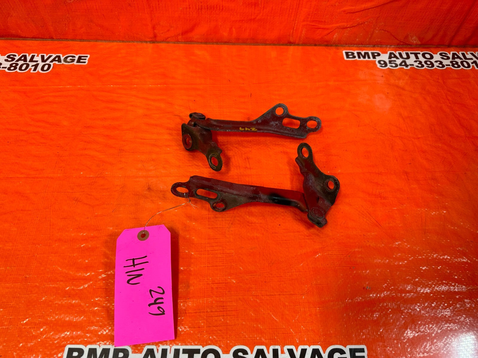 95 04 TOYOTA TACOMA   LEFT & RIGHT HOOD HINGES   OEM FACTORY #2497