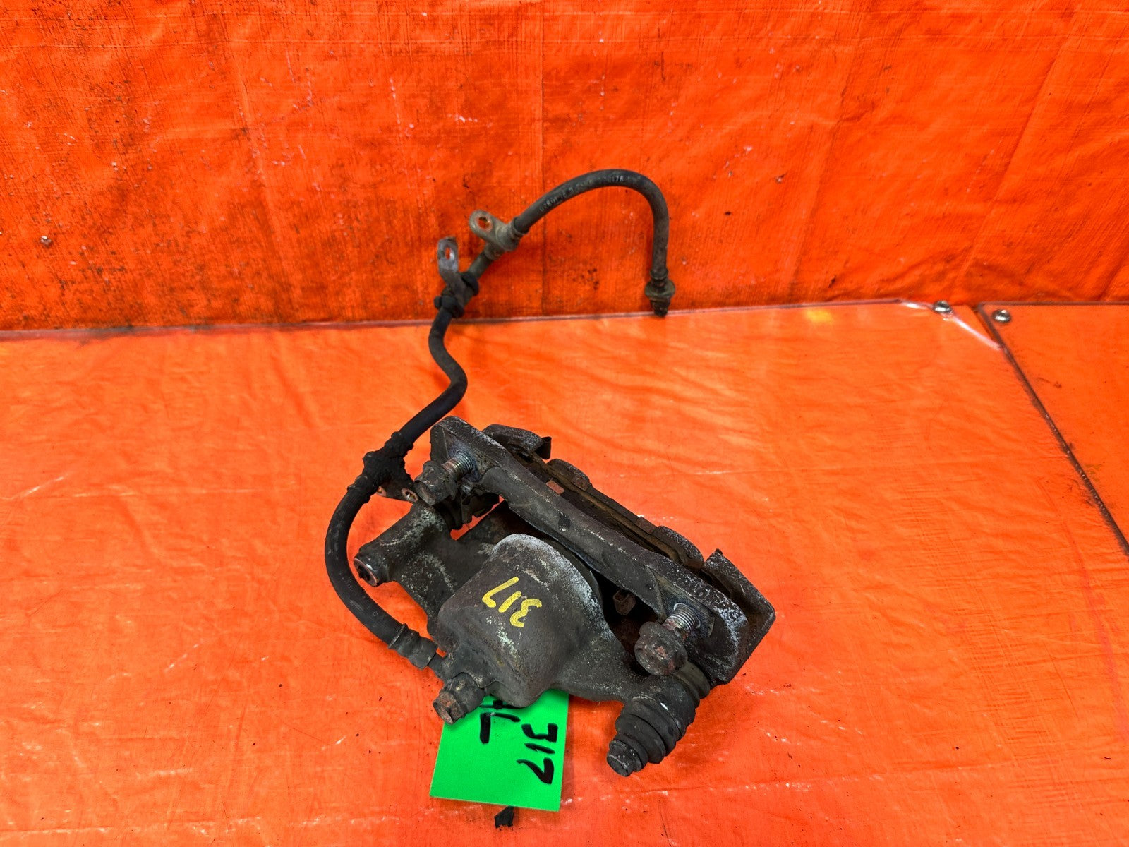 90 91 HONDA CIVIC HATCHBACK   PASSENGER RIGHT FRONT BRAKE CALIPER   OEM 3176