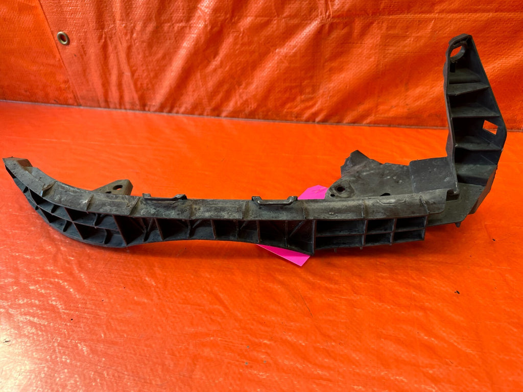 13 17 HONDA ACCORD SEDAN   HEADLIGHT HEADLAMP BRACKET   PASSENGER RIGHT OEM #2413