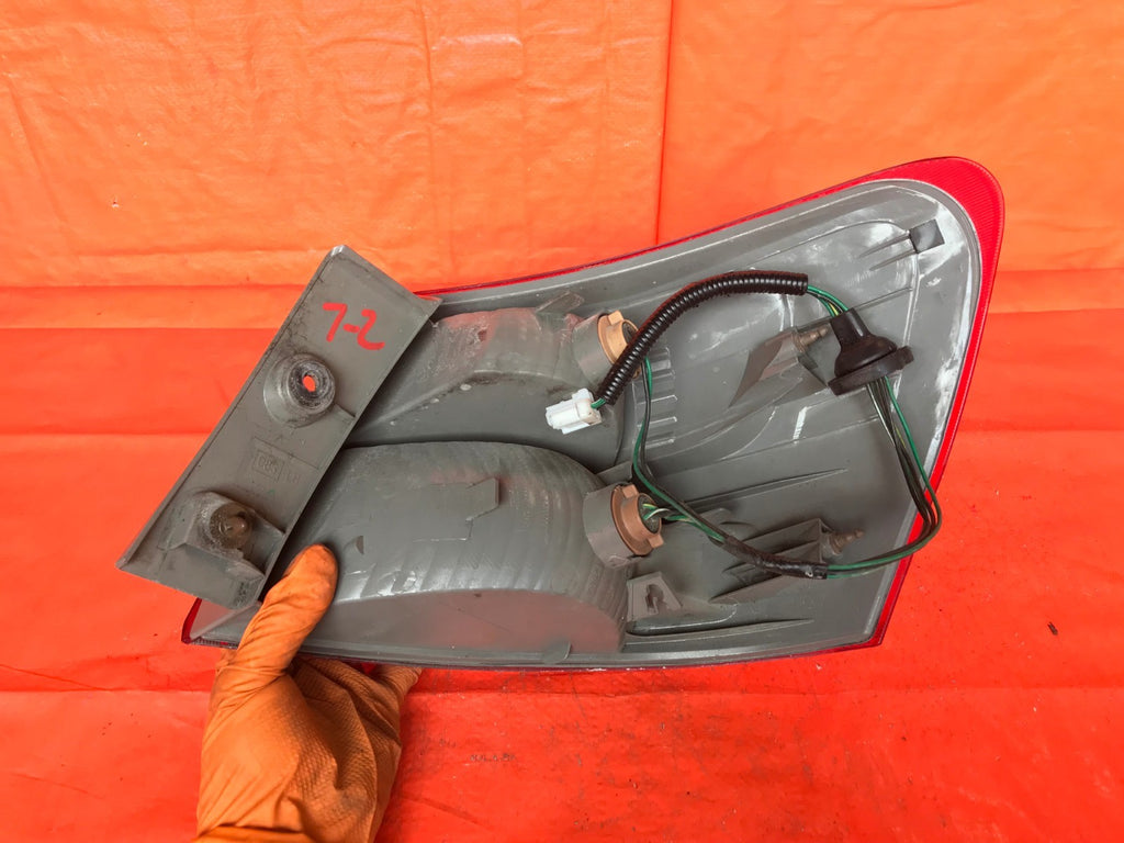OEM 2010 2011 2012 NISSAN ROGUE DRIVER LEFT OUTER TAIL LIGHT LAMP L LH8