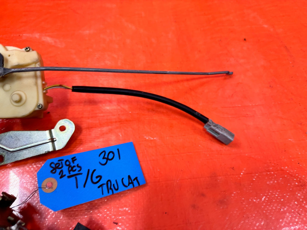97 01 HONDA CR V CRV   TAIL GATE ACTUATOR TAIL GATE LOCK LOWER   OEM #3012