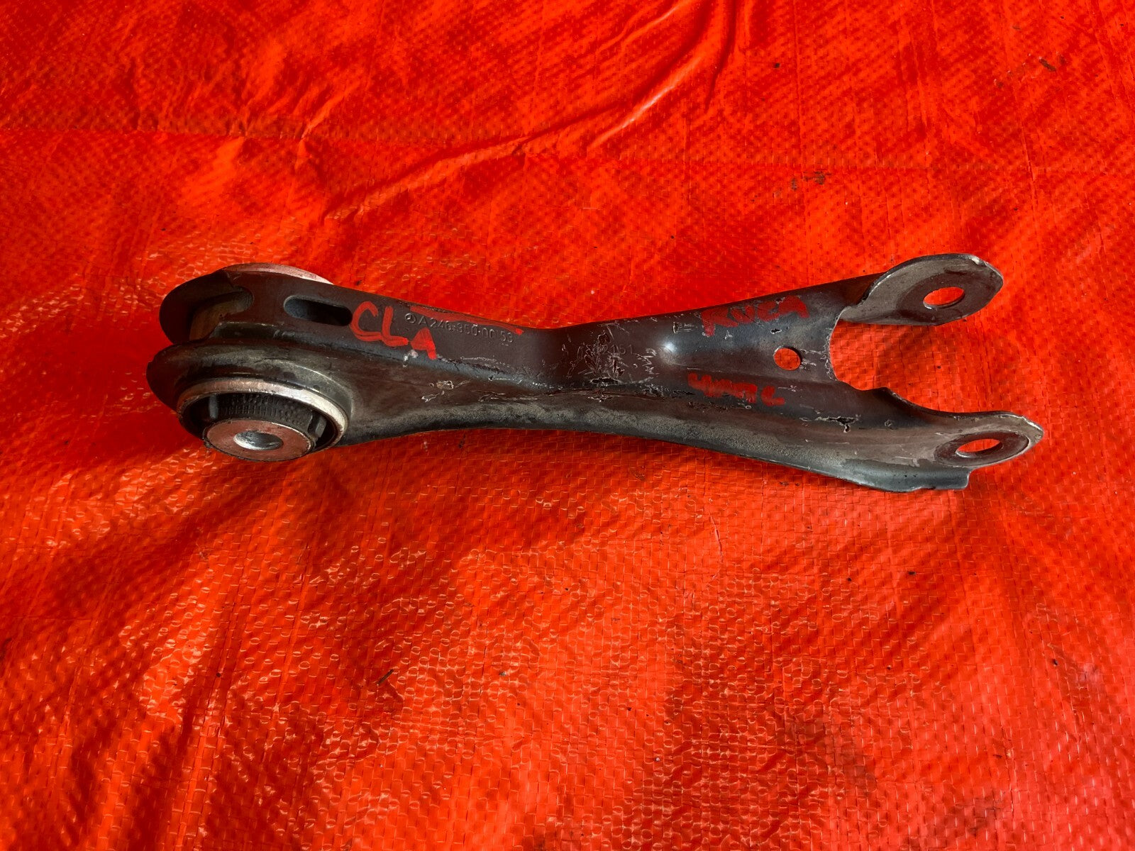 OEM 2015 MERCEDES CLA 250 4MATIC / PASSENGER RIGHT REAR LOWER CONTROL ARM / OEM 2