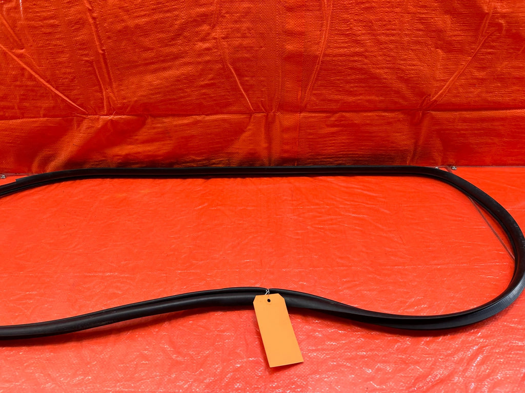 LANCER EVOLUTION X EVO 10 CHASSIS  DOOR OPEN TRIM WEATHER STRIP RIGHT FRONT 2176