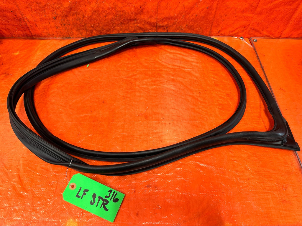 14 20 INFINITI Q50   DRIVER LEFT FRONT DOOR WEATHER STRIP   OEM #3160