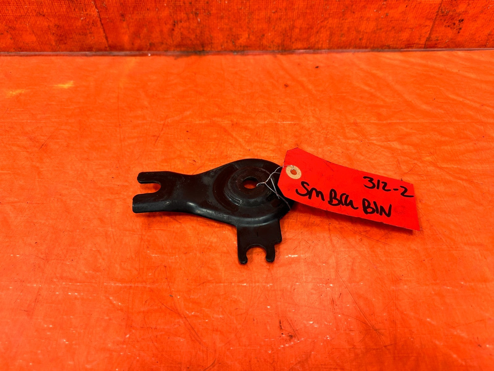 04 08 ACURA TSX FRONT SUBFRAME MOUNTING BRACKET SMALLER LEFT   OEM 3120