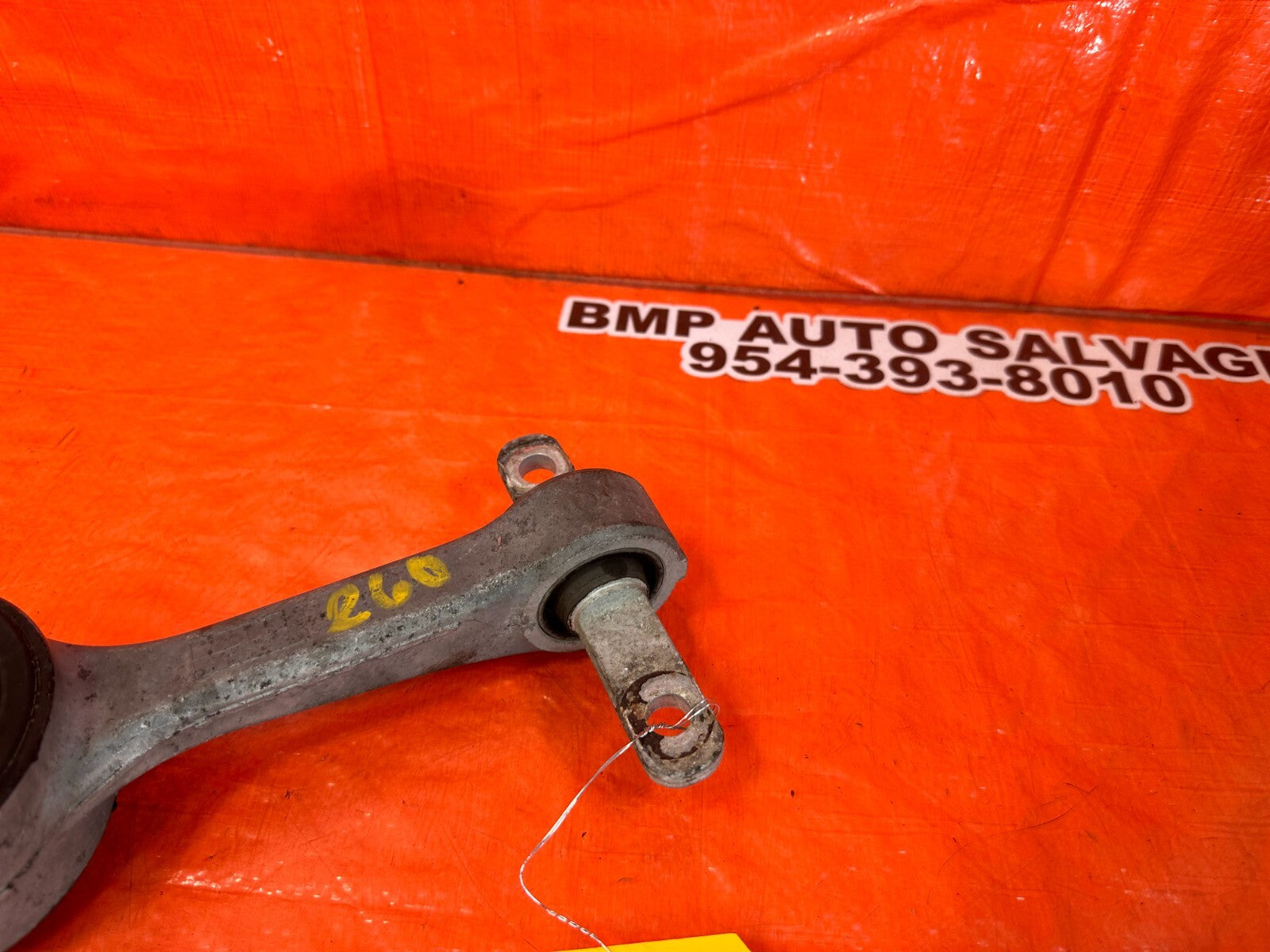 06 11 HONDA CIVIC SEDAN 1.8L   UPPER TORQUE ROD MOUNT MANUAL TRANS ONLY OEM 2605