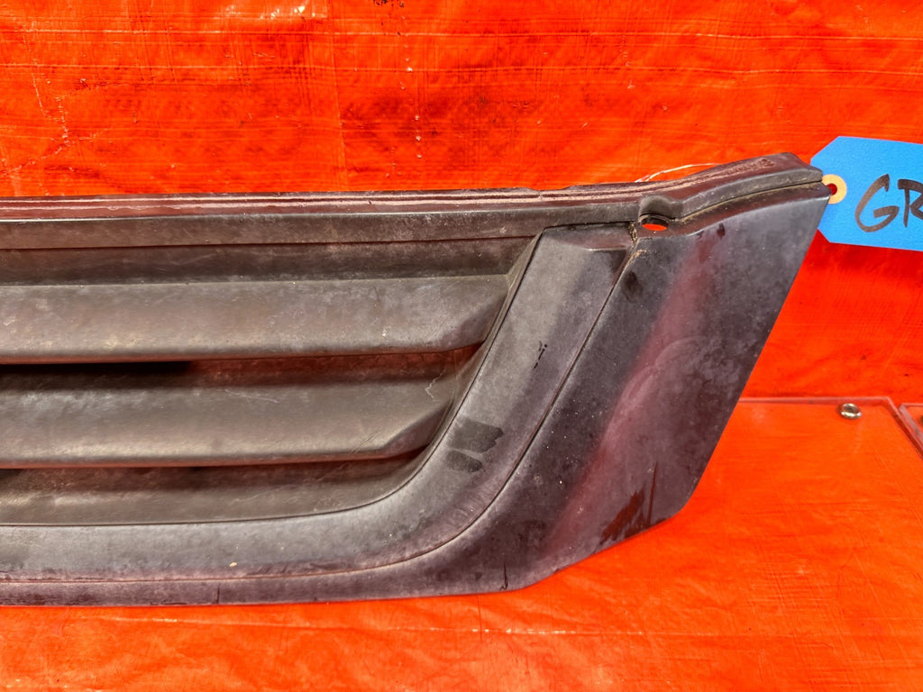 97 01 HONDA CR V CRV   FRONT BUMPER GRILLE ASSEMBLY    OEM FACTORY OE #3012